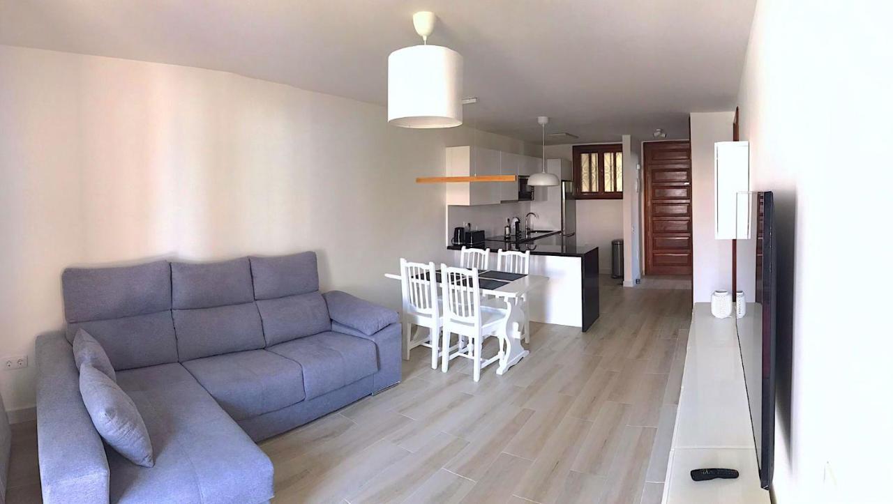 Parque Santiago I: Spacious First Floor Apartment with Large Balcony Playa de las Americas  Exterior photo