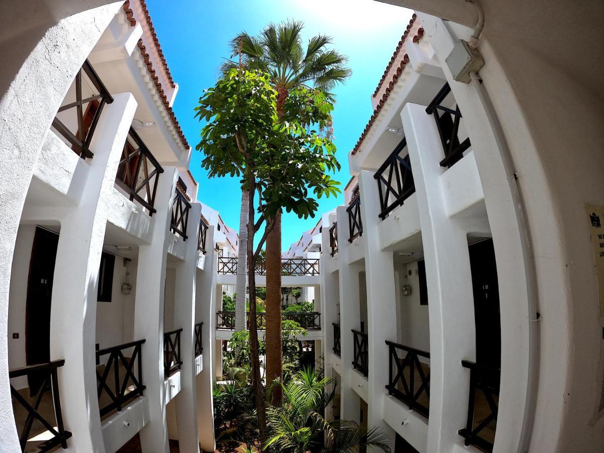 Parque Santiago I: Spacious First Floor Apartment with Large Balcony Playa de las Americas  Exterior photo